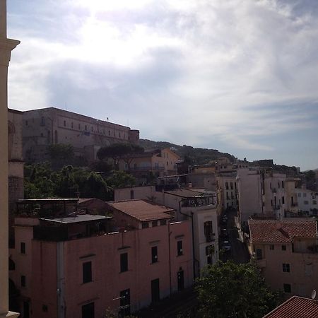 Guarinelli 88 Bed & Breakfast Gaeta Dış mekan fotoğraf